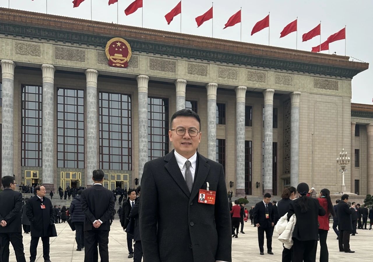 kaiyun入口：两会全国政协委员李兴钢：出台新版设计收费标准、建设国家建筑博物馆、推进大空间建筑平急转换、推动产储调消一体化农村屋顶光伏系统