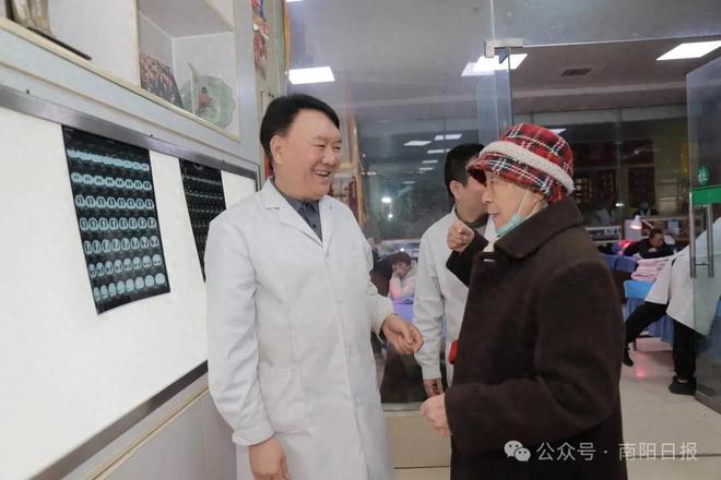 kaiyun网站：医者之光——中医骨伤专家崔树平速写(图1)