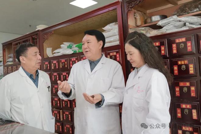 kaiyun网站：医者之光——中医骨伤专家崔树平速写(图5)