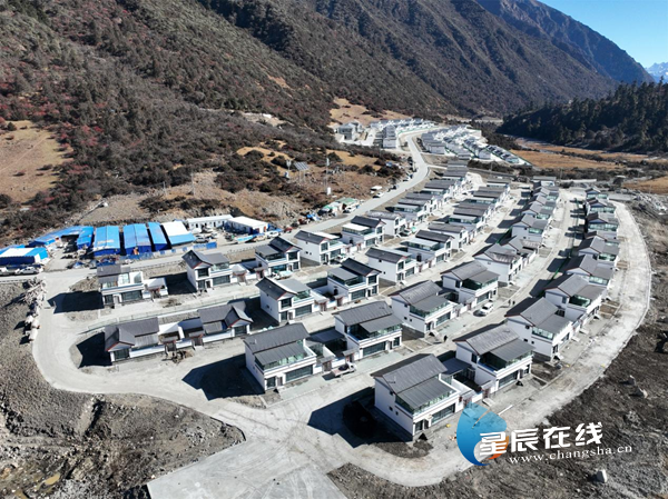 长话新征程⑦长房集团：乡村振兴、雪域筑梦、助学育才绘就国企担当“三原色”(图2)