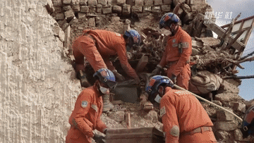 西藏定日地震灾区已搭建5152套板房过渡安置各项工作科学有序高效推进(图3)