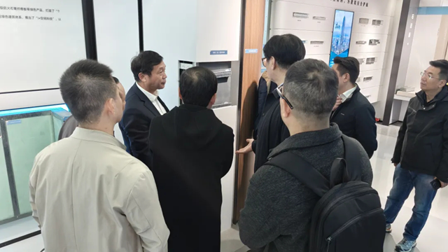 辽装协刘兴贵会长应邀出席北新建材和能人居科技集团的行业研讨活动(图4)