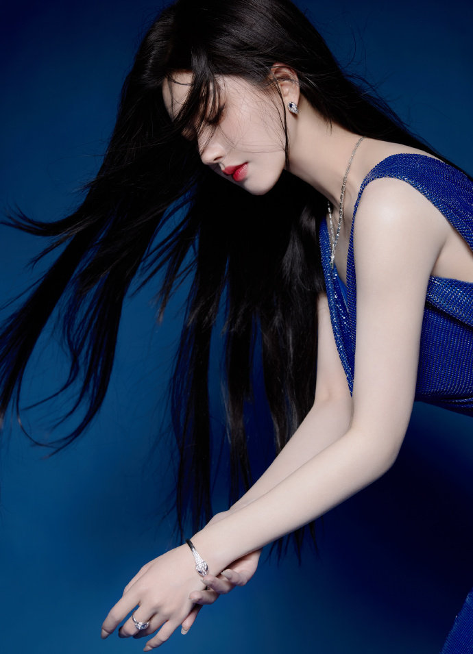 旅游时和小姨住一间房(图1)