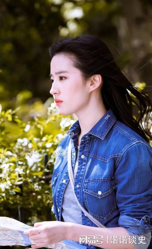 38岁的刘亦菲没想到一场大火让所有人看清了她的“真实人品”(图2)