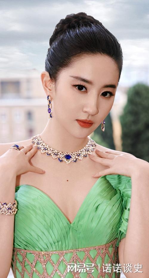 38岁的刘亦菲没想到一场大火让所有人看清了她的“真实人品”