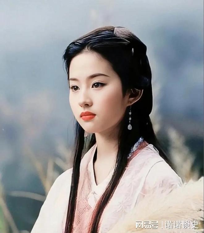38岁的刘亦菲没想到一场大火让所有人看清了她的“真实人品”(图11)