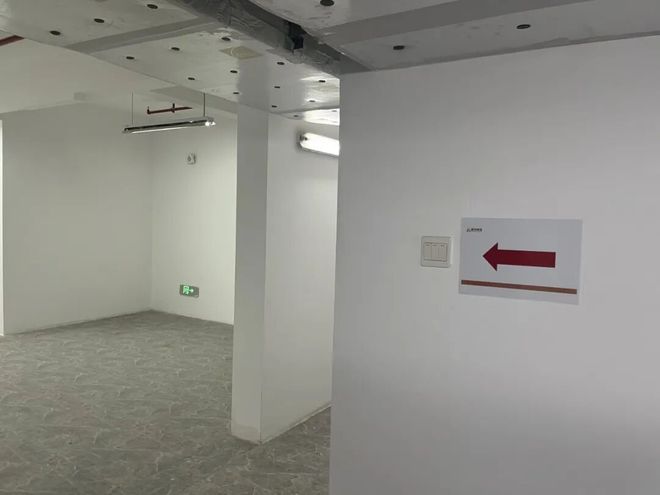 直击深圳多区高层建筑消防细节！记者走访多处接报即改(图5)