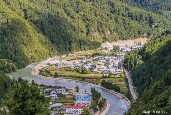 中国在争议区建22个村庄不丹已拆光建筑印度只能干着急(图17)